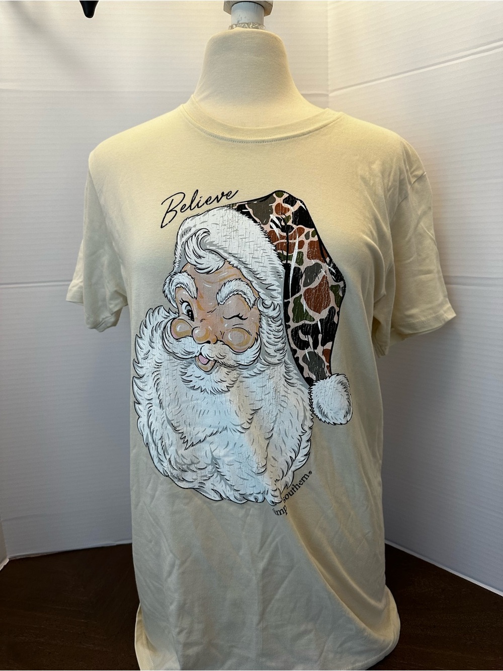 Simply Southern Cream Santa Graphic Tee with Camo Hat 🎄🎅